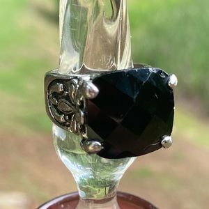 Vintage Black Onyx Style Ring!